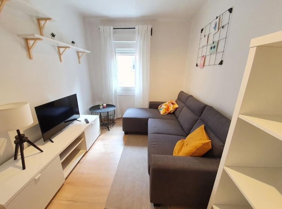 Acogedor Piso En El Centro De Sabinanigo Apartment Bagian luar foto
