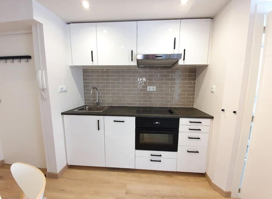 Acogedor Piso En El Centro De Sabinanigo Apartment Bagian luar foto